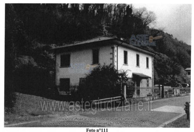 casa indipendente in vendita a Villa Basilica in zona Pracando