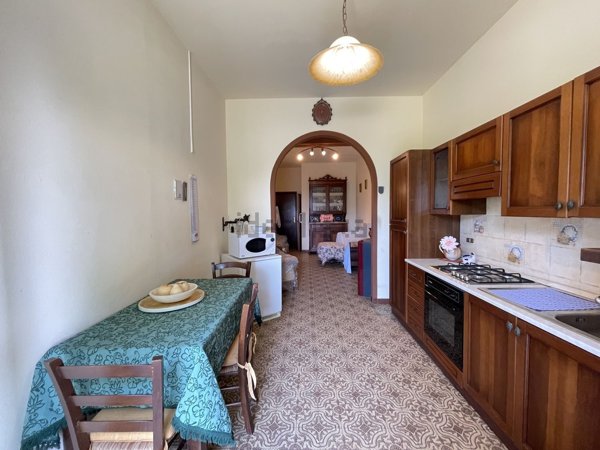 casa indipendente in vendita a Villa Basilica