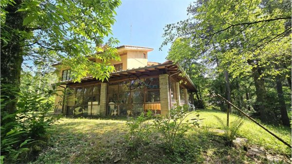 casa indipendente in vendita a Villa Basilica