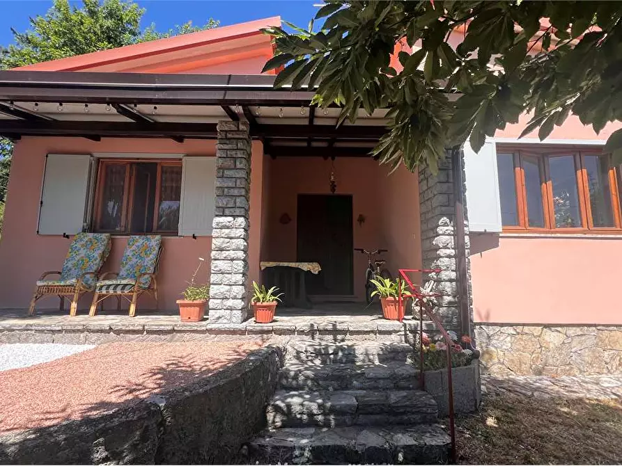 casa indipendente in vendita a Villa Basilica