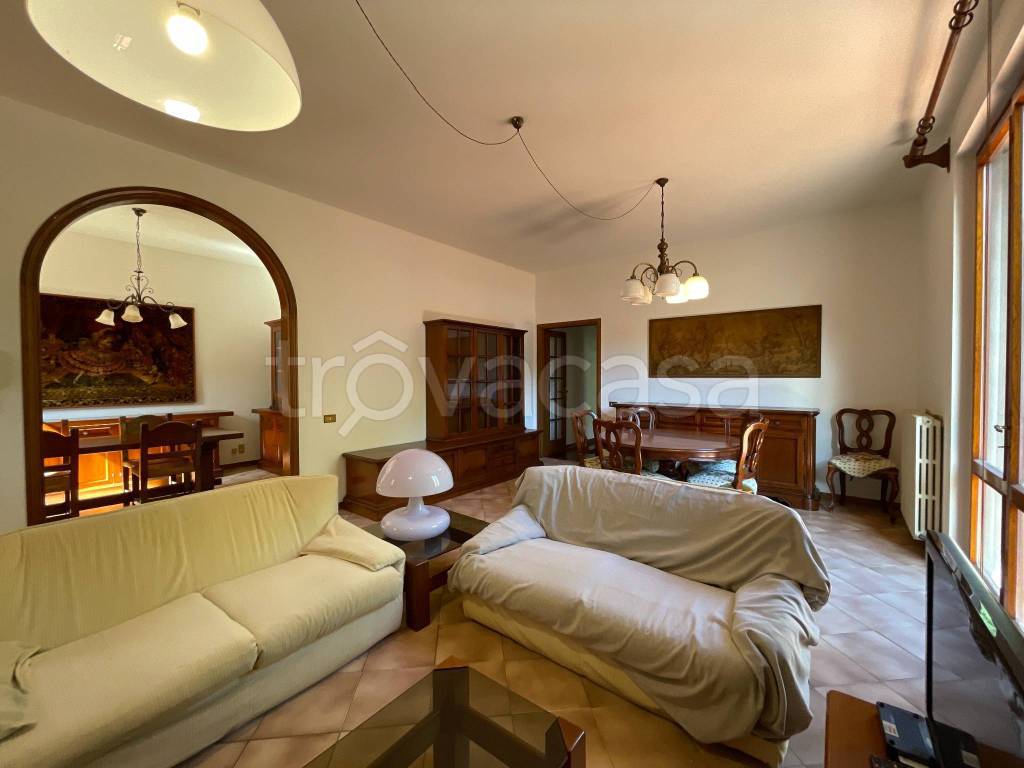 casa indipendente in vendita a Villa Basilica