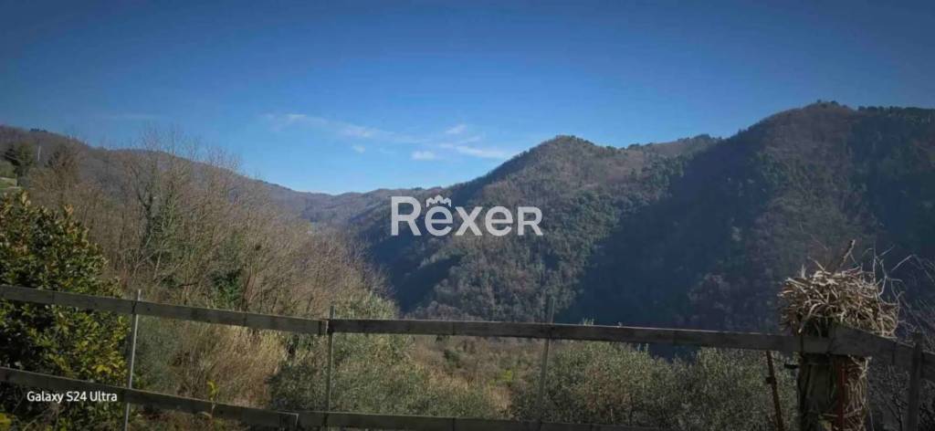 casa indipendente in vendita a Villa Basilica