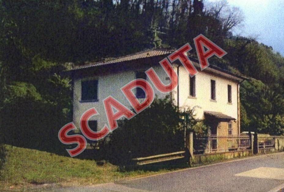 casa indipendente in vendita a Villa Basilica in zona Pracando