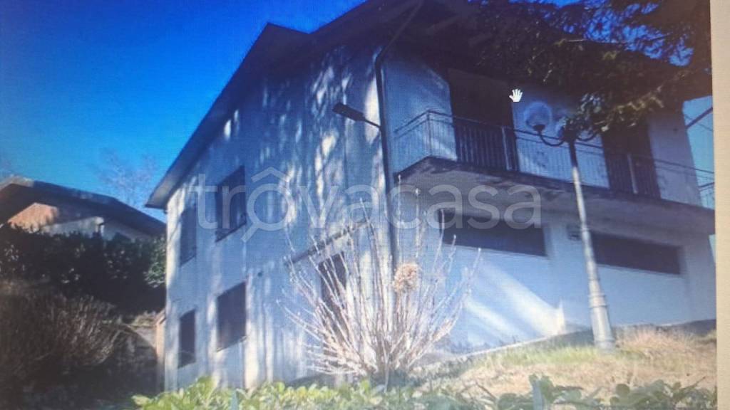 casa indipendente in vendita a Villa Basilica