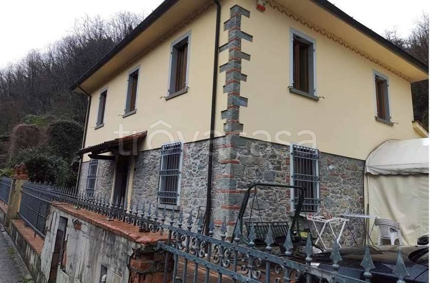 casa indipendente in vendita a Villa Basilica in zona Botticino