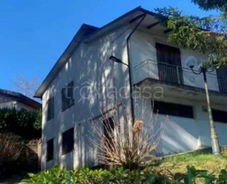 casa indipendente in vendita a Villa Basilica