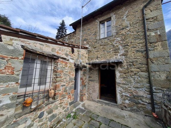 casa indipendente in vendita a Villa Basilica in zona Botticino