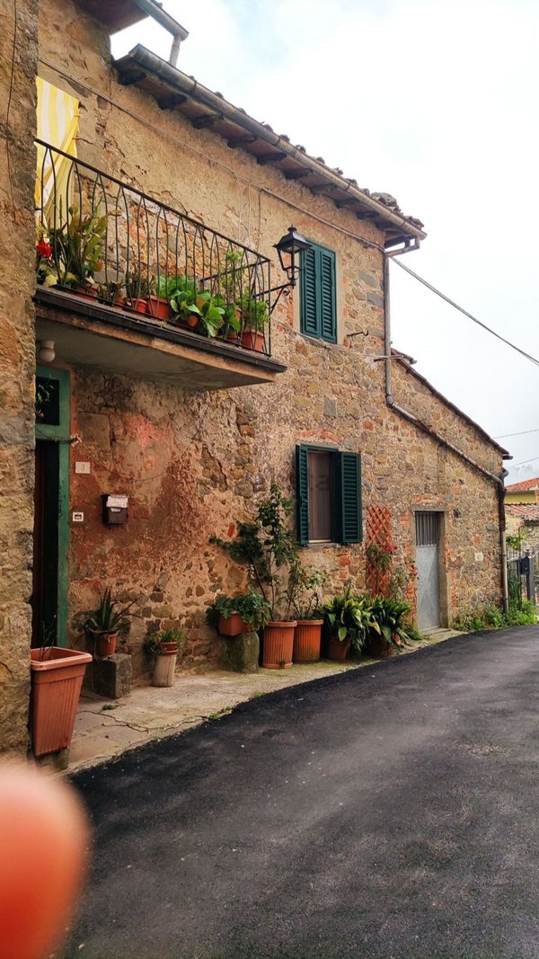 casa indipendente in vendita a Villa Basilica