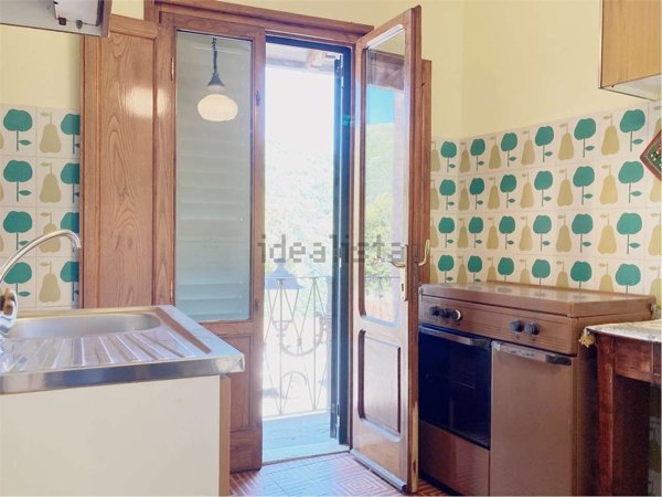 casa indipendente in vendita a Villa Basilica