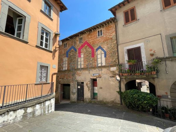 casa indipendente in vendita a Villa Basilica