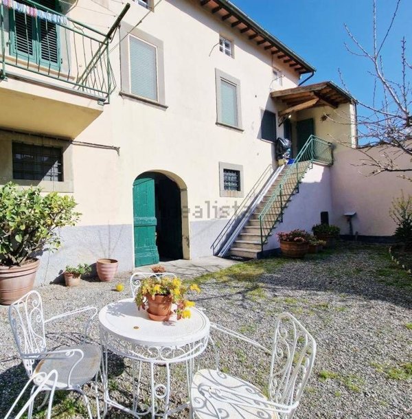 casa indipendente in vendita a Villa Basilica