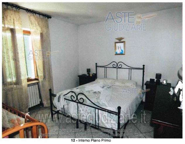 casa indipendente in vendita a Villa Basilica in zona Colognora