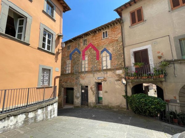 casa indipendente in vendita a Villa Basilica