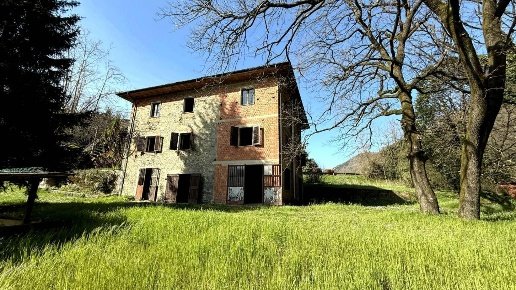 casa indipendente in vendita a Villa Basilica