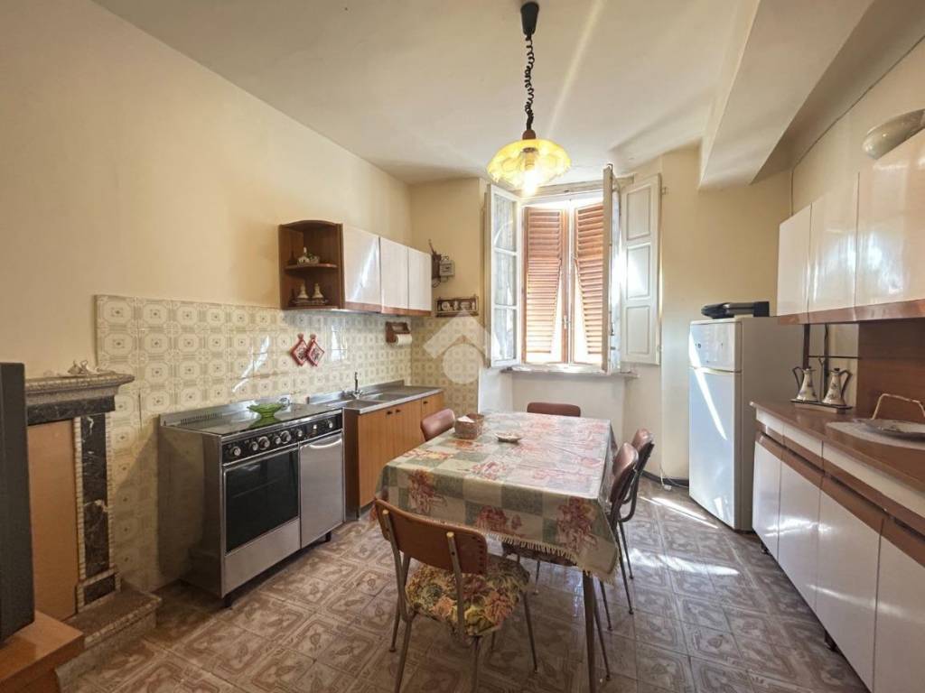 casa indipendente in vendita a Villa Basilica