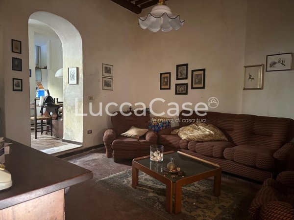 casa indipendente in vendita a Villa Basilica in zona Guzzano