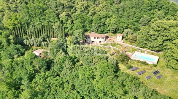 casa indipendente in vendita a Villa Basilica