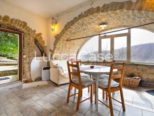 casa indipendente in vendita a Villa Basilica in zona Boveglio