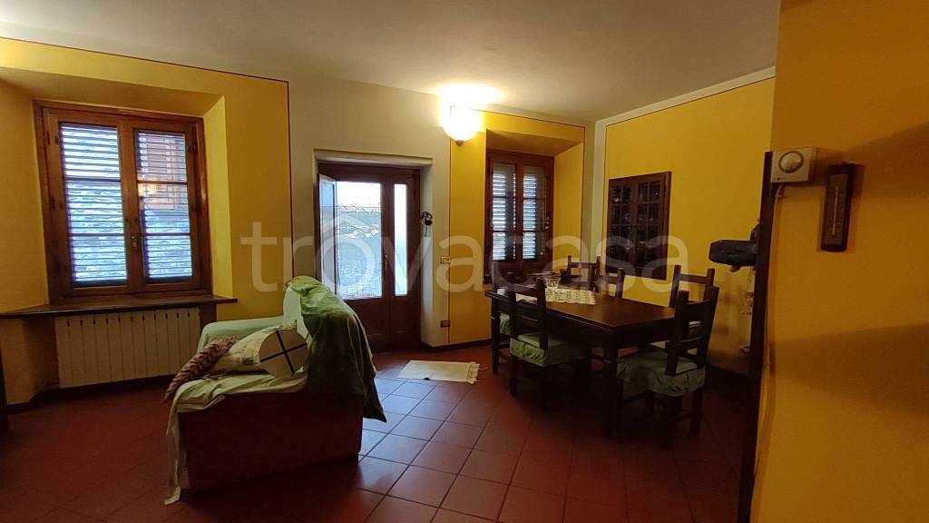 casa indipendente in vendita a Villa Basilica in zona Pariana