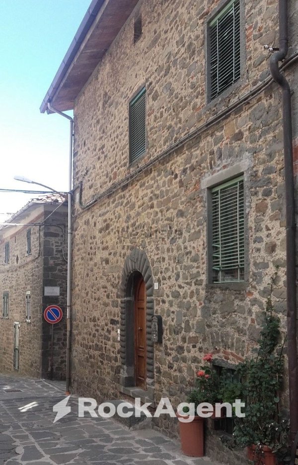 casa indipendente in vendita a Villa Basilica in zona Pariana