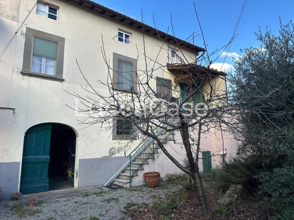 casa indipendente in vendita a Villa Basilica
