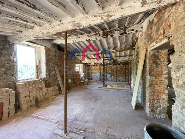 casa indipendente in vendita a Villa Basilica in zona Guzzano
