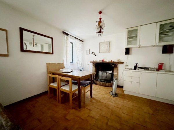 casa indipendente in vendita a Villa Basilica in zona Boveglio