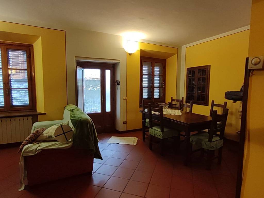 casa indipendente in vendita a Villa Basilica in zona Pariana