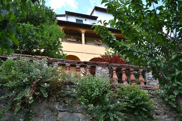 casa indipendente in vendita a Villa Basilica in zona Guzzano
