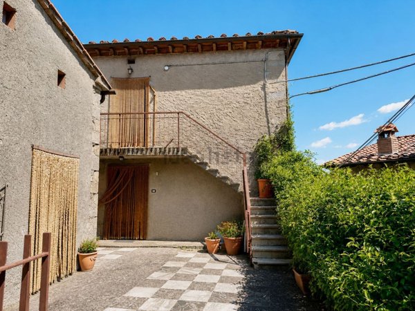 appartamento in vendita a Villa Basilica in zona Boveglio