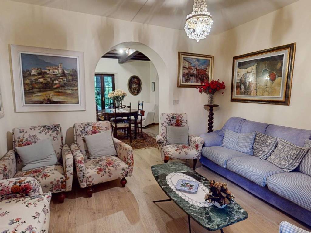 casa indipendente in vendita a Villa Collemandina in zona Corfino