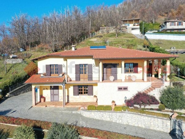 casa indipendente in vendita a Villa Collemandina in zona Sassorosso