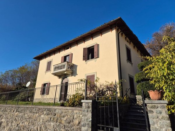 casa indipendente in vendita a Villa Collemandina