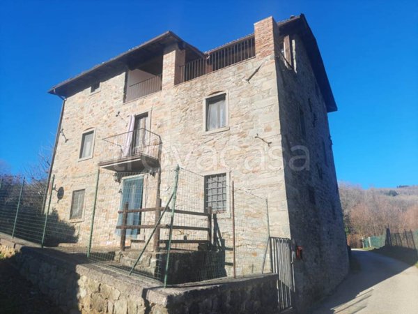 casa indipendente in vendita a Villa Collemandina in zona Pianacci