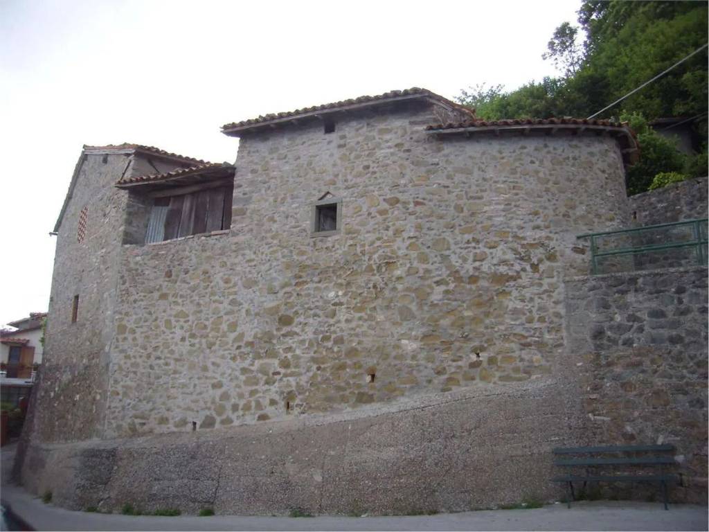 casa indipendente in vendita a Villa Collemandina