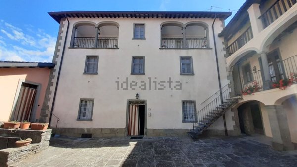 casa indipendente in vendita a Villa Collemandina