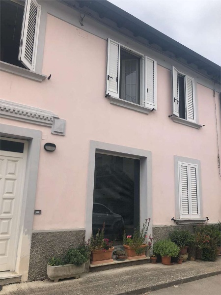 casa indipendente in vendita a Villa Collemandina in zona Sassorosso
