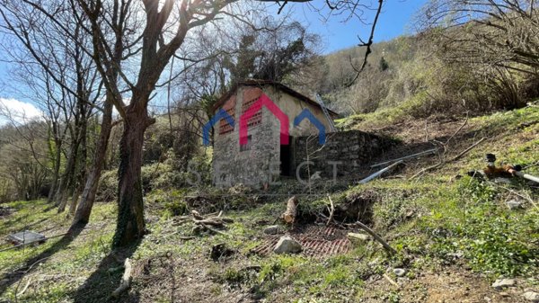casa indipendente in vendita a Fabbriche di Vergemoli