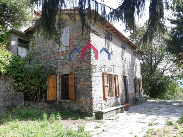 quadrivano in vendita a Fabbriche di Vergemoli