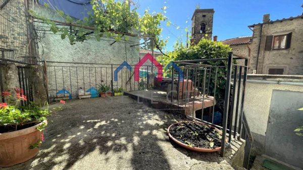casa indipendente in vendita a Fabbriche di Vergemoli