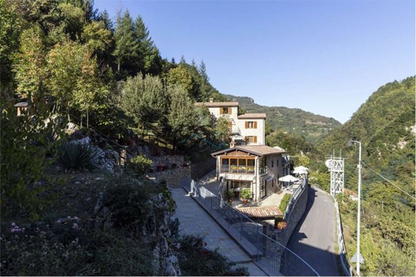 casa indipendente in vendita a Fabbriche di Vergemoli