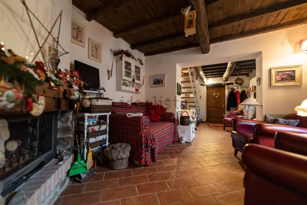 casa indipendente in vendita a Fabbriche di Vergemoli