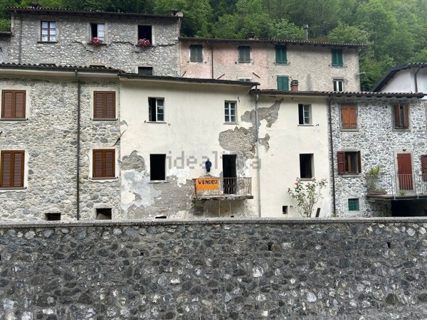 casa indipendente in vendita a Fabbriche di Vergemoli in zona Fornovolasco