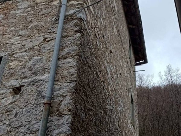 casa indipendente in vendita a Fabbriche di Vergemoli