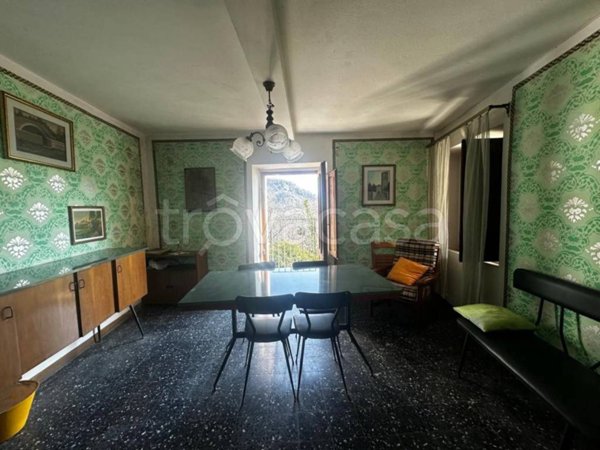 casa indipendente in vendita a Fabbriche di Vergemoli in zona Vergemoli