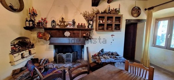 casa indipendente in vendita a Fabbriche di Vergemoli