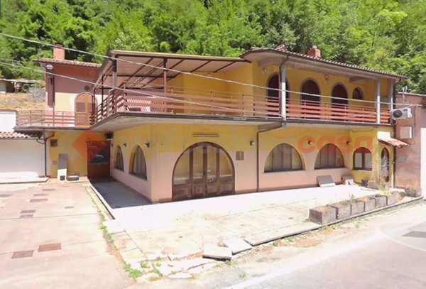 casa semindipendente in vendita a Fabbriche di Vergemoli