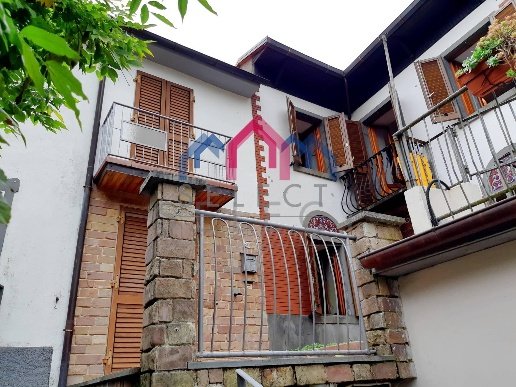 casa indipendente in vendita a Fabbriche di Vergemoli in zona Vergemoli
