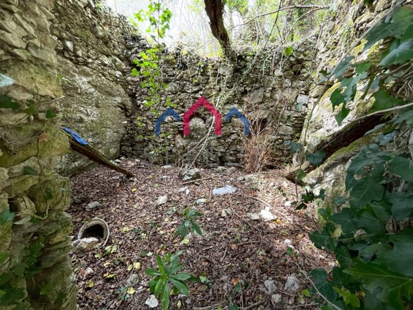 casa indipendente in vendita a Fabbriche di Vergemoli in zona Gragliana