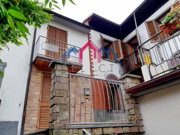 casa indipendente in vendita a Fabbriche di Vergemoli in zona Vergemoli